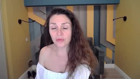 EllaLongs online show from January 5, 12:31 pm