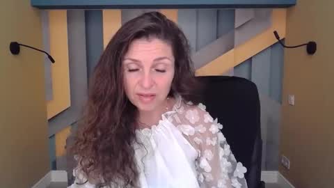 EllaLongs online show from September 16, 11:33 am