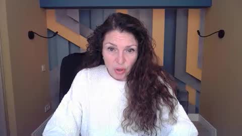 EllaLongs online show from February 6, 12:30 pm