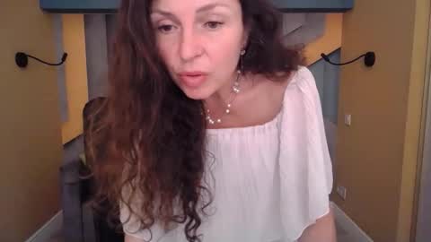 EllaLongs online show from March 26, 1:06 pm