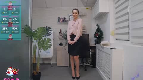 Snapshot of ellamilf chatting on December 26, 9:26 pm online show from December 26, 9:26 pm