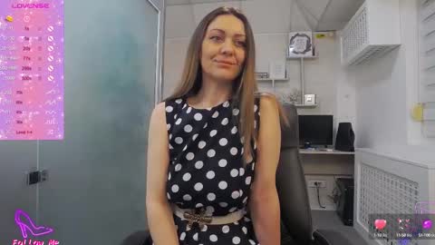 Snapshot of ellamilf chatting on March 6, 6:37 pm online show from March 6, 6:37 pm