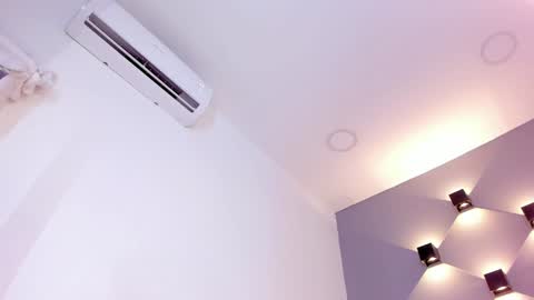 Ella online show from February 6, 10:59 am