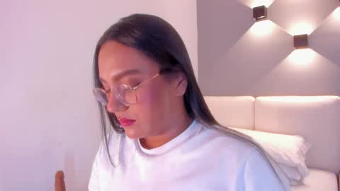 Ella online show from September 23, 7:55 am