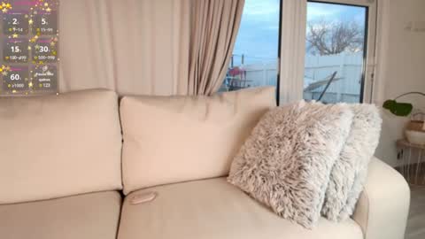 ellaxstar online show from January 17, 6:47 am