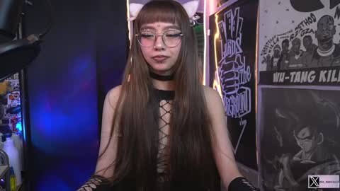 follow me on instagram .    online show from January 21, 10:51 pm