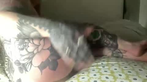 ellehendrix online show from March 15, 4:40 am