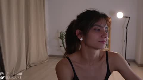 Linda Restrepo online show from January 22, 11:32 pm