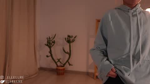 Linda Restrepo online show from February 1, 1:02 am