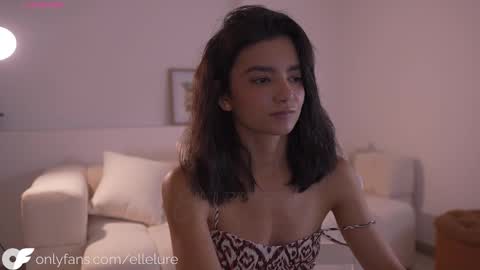 Linda Restrepo online show from September 22, 10:45 pm