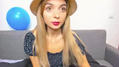 ellen_flow online show from December 15, 9:31 pm