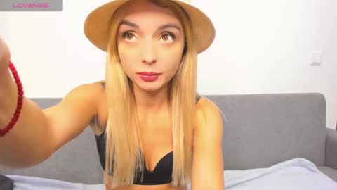 ellen_flow online show from February 19, 9:14 pm