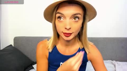 ellen_flow online show from September 22, 8:55 pm