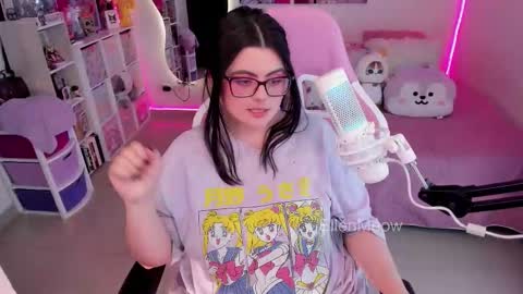 Snapshot of ellen_meow chatting on March 9, 9:13 am Meow in da house . online show from March 9, 9:13 am