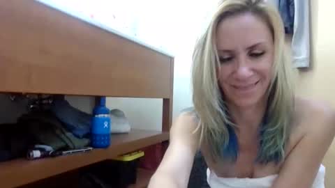 ElleNV online show from February 1, 12:15 pm