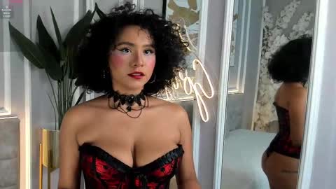 princess online show from October 5, 7:01 pm