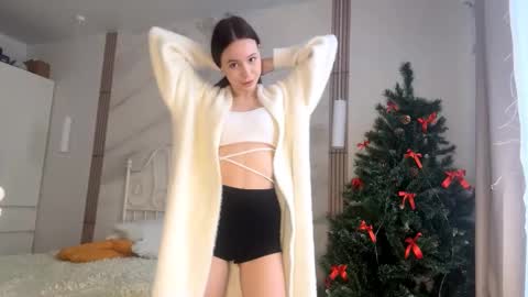 Snapshot of ellettecollins chatting on December 22, 9:17 am Rosa online show from December 22, 9:17 am