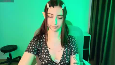 Snapshot of ellfkiss chatting on May 18, 2:12 pm alice online show from May 18, 2:12 pm