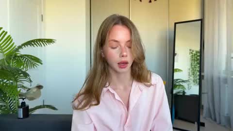 Snapshot of elli_harmon chatting on September 29, 12:32 pm Ellie --- Ill see you either on Friday or Saturday and definitely on Sunday online show from September 29, 12:32 pm