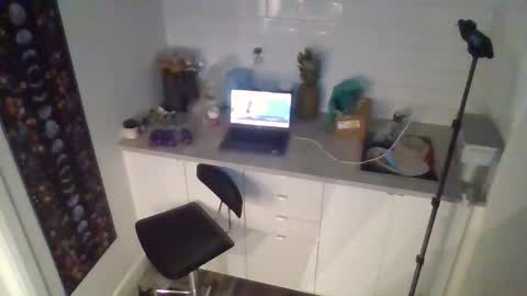 Snapshot of ellie814481 chatting on October 23, 9:02 pm Ellie online show from October 23, 9:02 pm