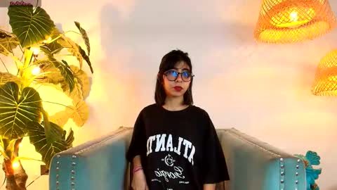 Snapshot of ellie_bloom18 chatting on January 10, 7:15 pm Ellie Bloom online show from January 10, 7:15 pm