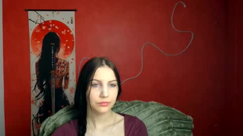 ellie_esmi online show from May 22, 11:16 am