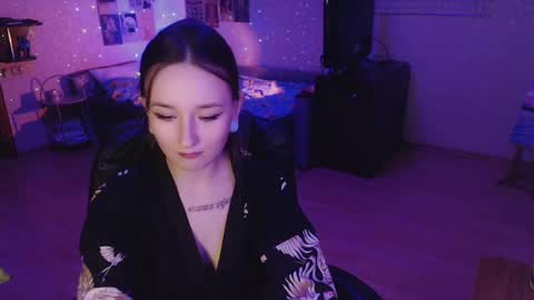 Snapshot of ellie_vibe chatting on December 24, 6:39 pm Eleonora online show from December 24, 6:39 pm