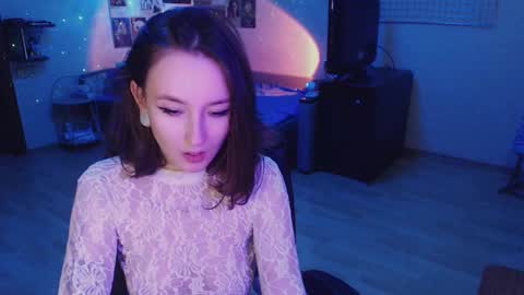 Snapshot of ellie_vibe chatting on December 25, 7:34 pm Eleonora online show from December 25, 7:34 pm