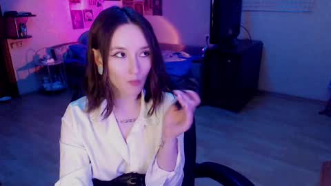 Snapshot of ellie_vibe chatting on December 27, 7:24 pm Eleonora online show from December 27, 7:24 pm