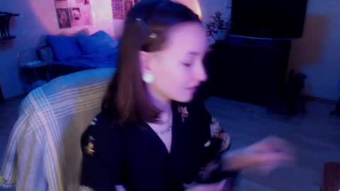 Snapshot of ellie_vibe chatting on January 5, 7:07 pm Eleonora online show from January 5, 7:07 pm