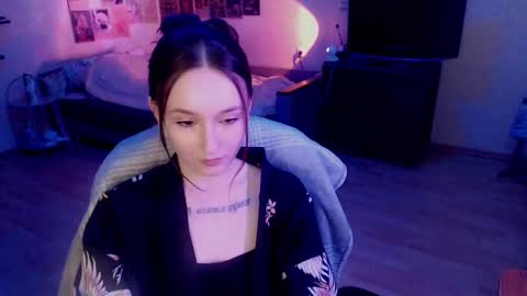 Snapshot of ellie_vibe chatting on January 10, 5:45 pm Eleonora online show from January 10, 5:45 pm