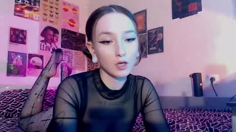 Snapshot of ellie_vibe chatting on January 22, 6:10 pm Eleonora online show from January 22, 6:10 pm