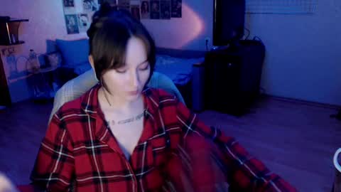 Snapshot of ellie_vibe chatting on January 27, 4:43 pm Eleonora online show from January 27, 4:43 pm