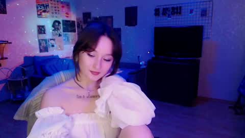 Snapshot of ellie_vibe chatting on January 28, 5:03 pm Eleonora online show from January 28, 5:03 pm