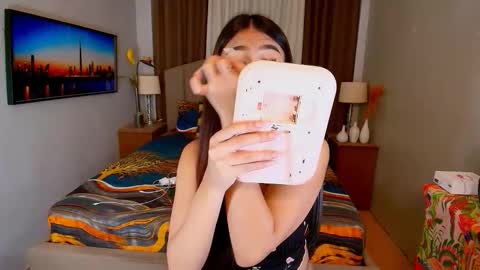 ellie online show from September 13, 7:02 pm