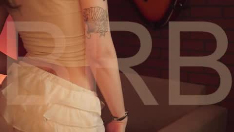 elliecutes online show from April 4, 8:34 am