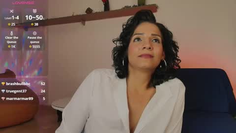 elliee1 online show from February 5, 6:26 pm