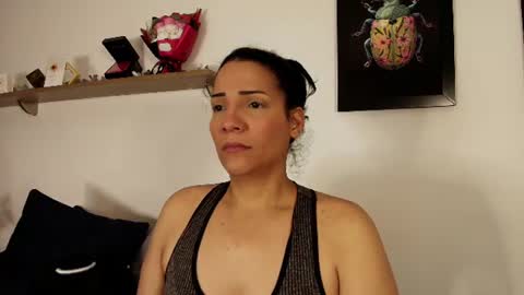 elliee1 online show from June 26, 12:42 pm