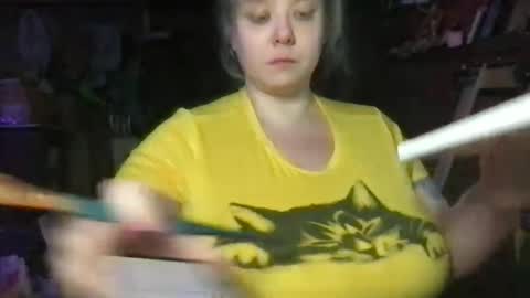 Ellie Louise online show from April 8, 8:31 pm