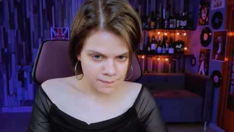 elliemurler online show from October 9, 10:35 am