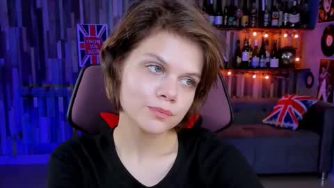 elliemurler online show from October 14, 9:10 am