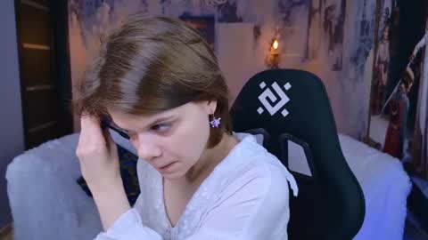 elliemurler online show from November 26, 9:10 am