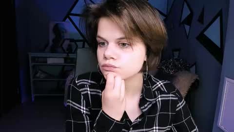 elliemurler online show from January 8, 9:11 am