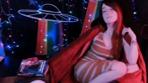 Ellie online show from December 2, 8:09 am