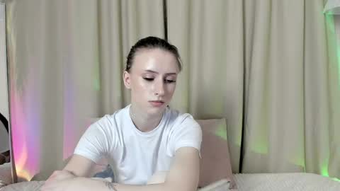 ellierough online show from April 19, 6:21 pm