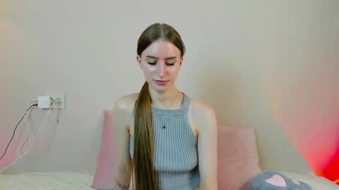 Snapshot of ellierough chatting on May 4, 5:42 pm ellierough online show from May 4, 5:42 pm
