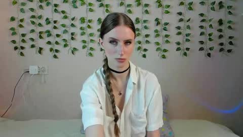 Snapshot of ellierough chatting on May 28, 5:38 am ellierough online show from May 28, 5:38 am