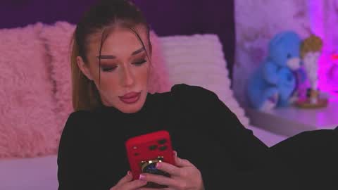 EllinaNuria online show from March 29, 3:50 am