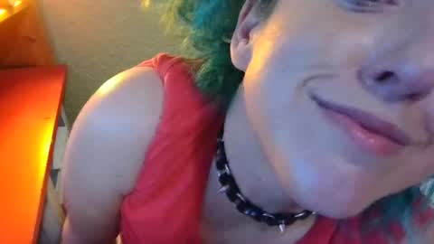 Snapshot of elliohh chatting on May 16, 7:45 pm Elliohh online show from May 16, 7:45 pm