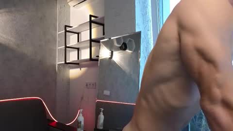 Snapshot of elliot_muscle04 chatting on September 22, 3:30 am elliot_muscle04 online show from September 22, 3:30 am